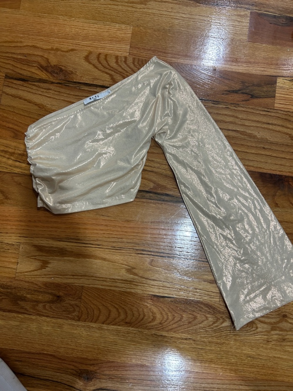 NA-KD One-Shoulder Shimmer Crop Top in Champagne